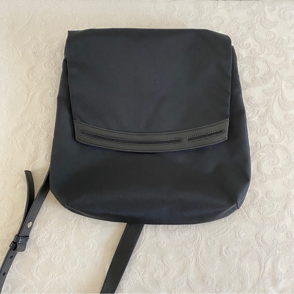 Tumi black nylon crossbody bag - Picture 12 of 12